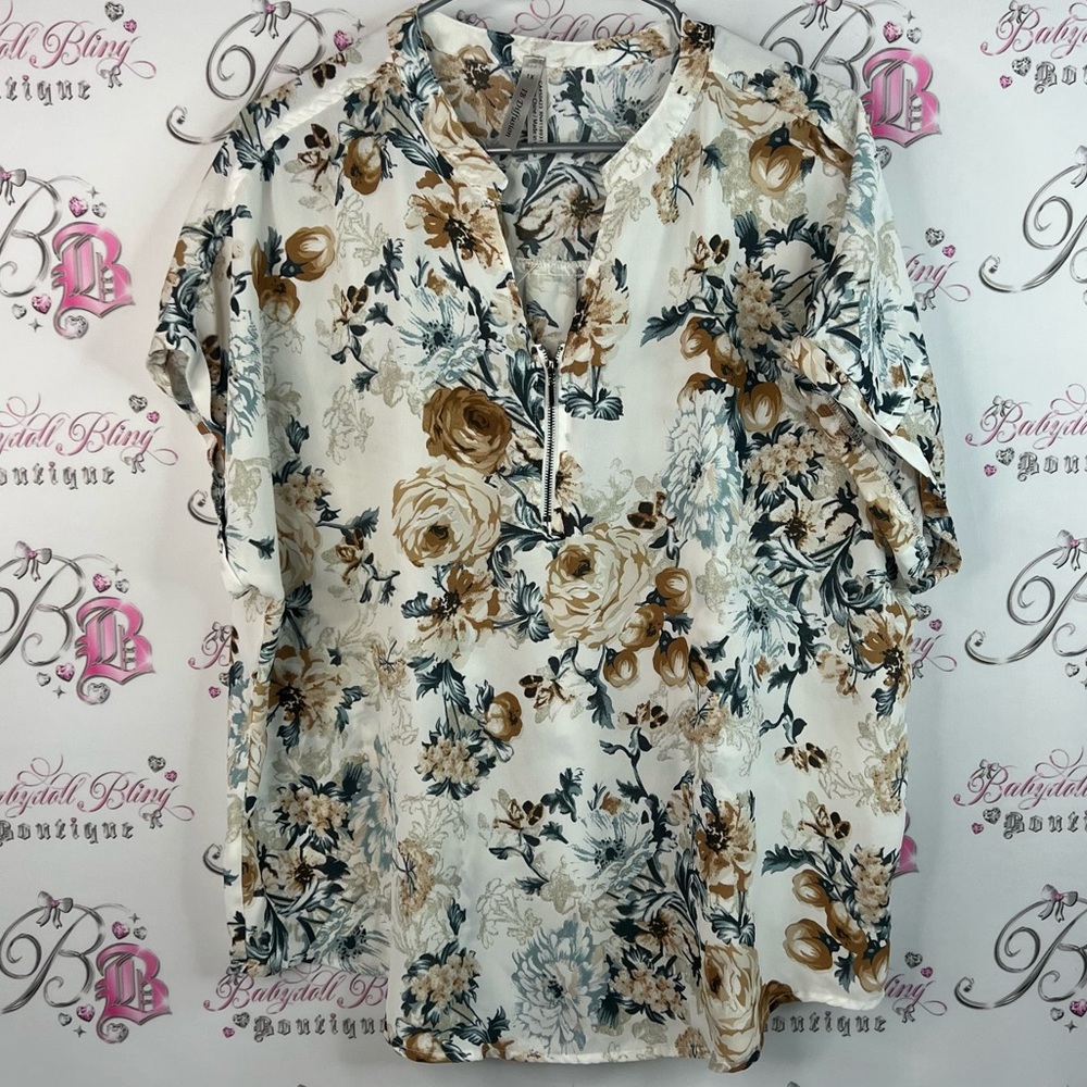 Ib diffusion tshirt tee flowers brown blue white Chic Floral Women's Blouse